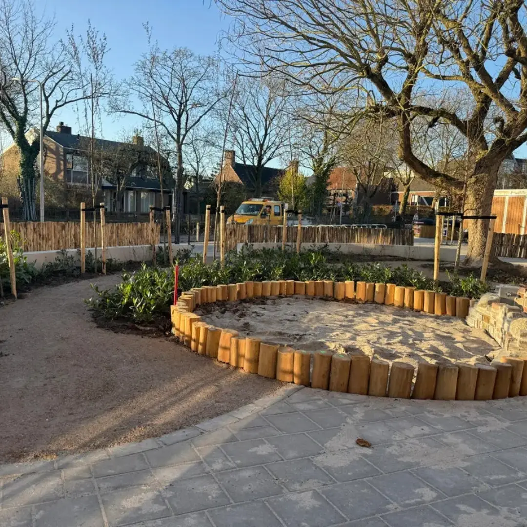 Het groene speelplein van Kindcentrum Hof van Oranje